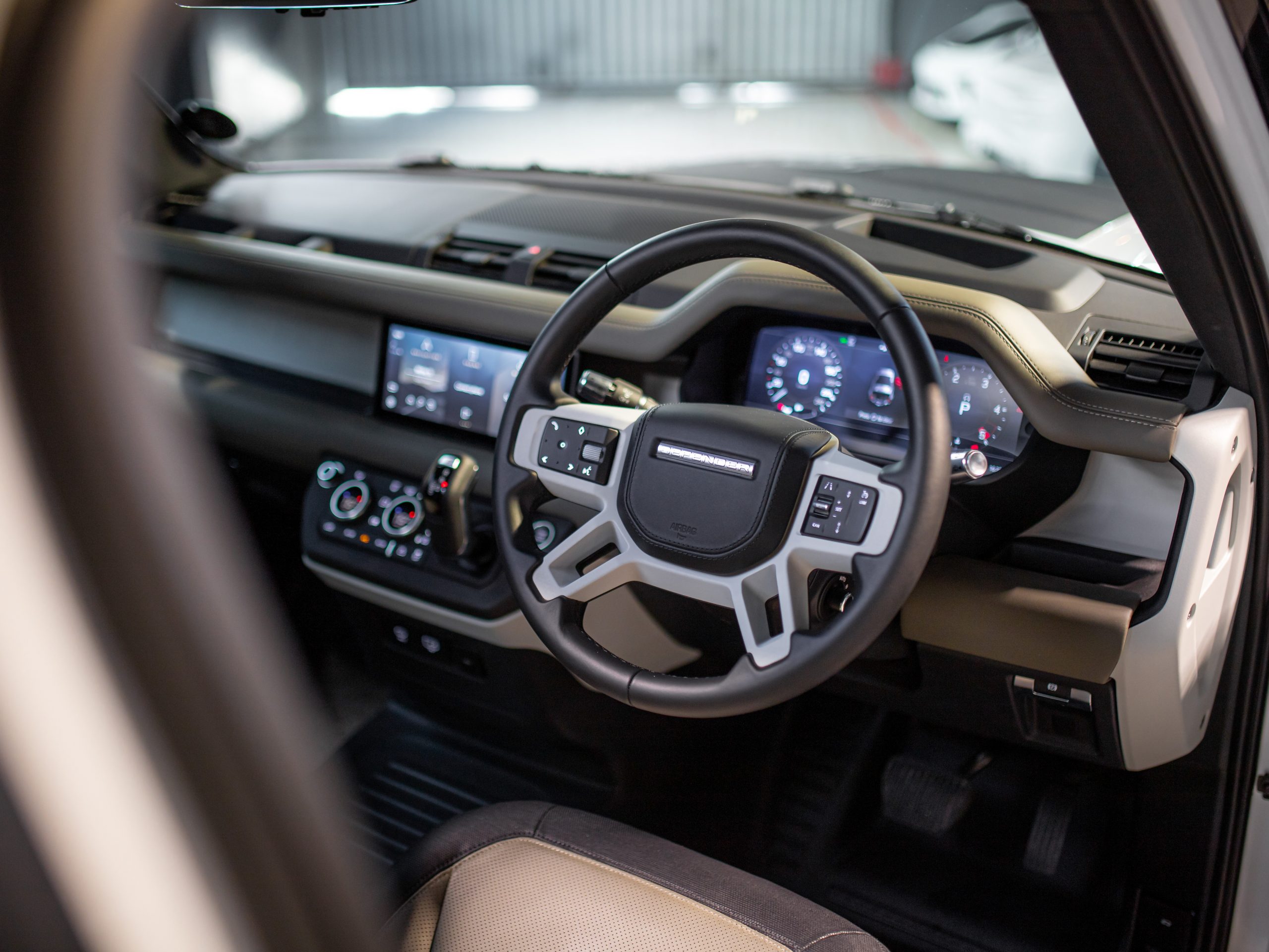 Land Rover Defender 90 D300