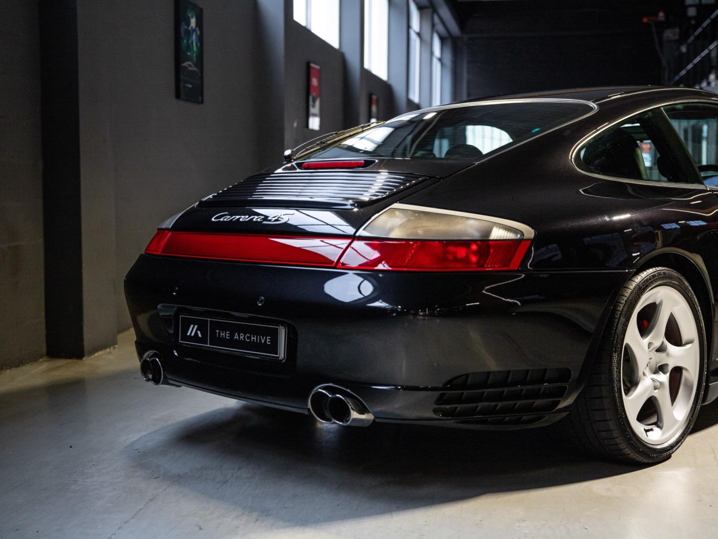2003 Porsche 911 Carrera